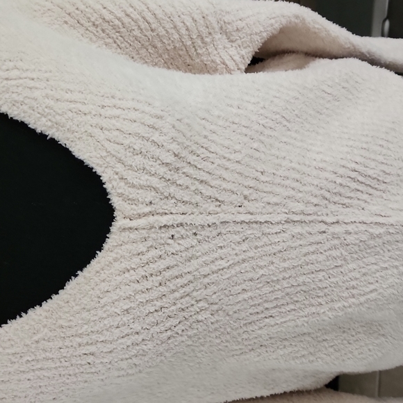 Sweater - Picture 2 of 7